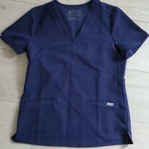 FIGS 2 pocket scrub top